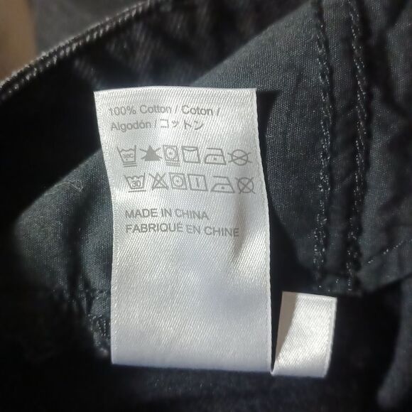 654040....MO&CO Crop Jeans Size 26 " Waist - Picture 7 of 7